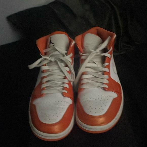 jordan 1 electro orange - Picture 1 of 4